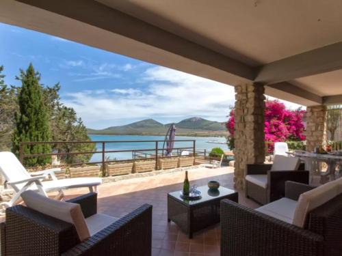Maristella House | Villa Flavia direttamente sul mare con terrazza incantevole per 6 persone