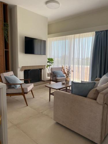 Pyrgos Psilonerou Apartment | Villa Fleria Seaside Studios & Apts