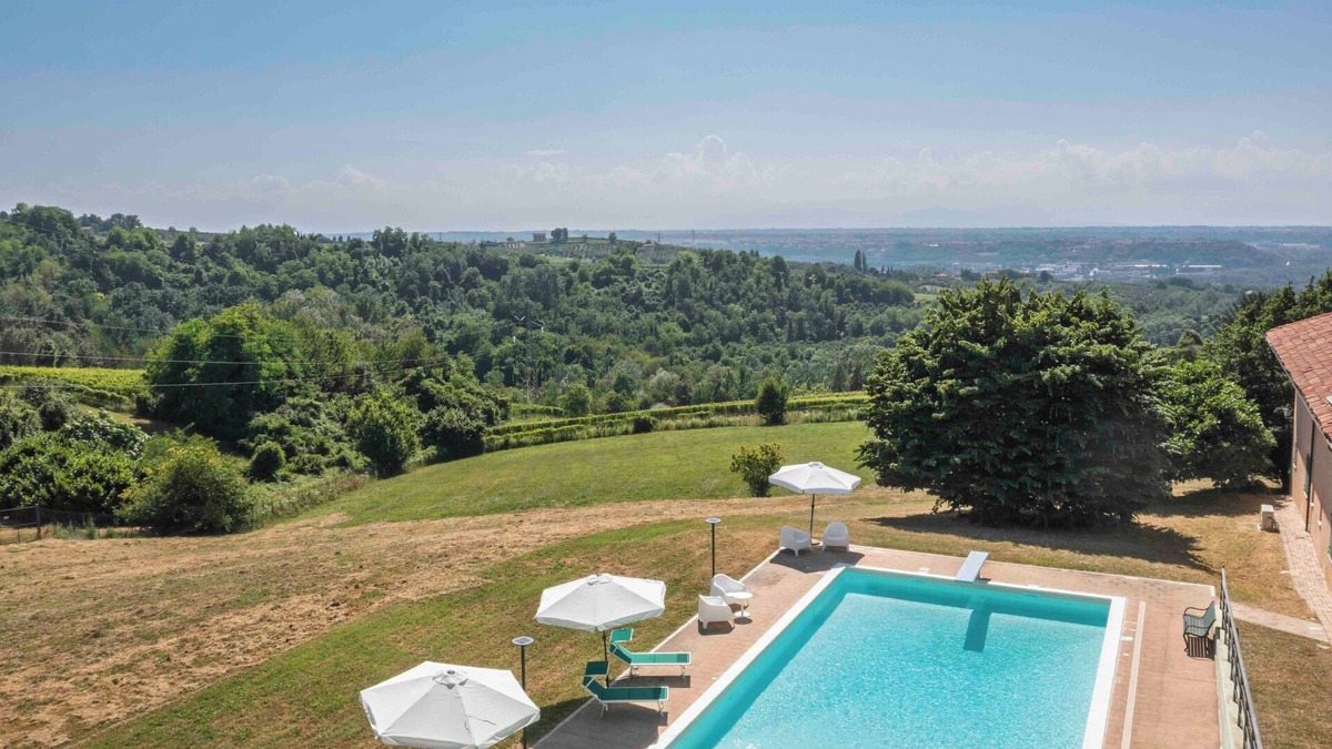 La Morra Villa | Villa Fogliacchi - Five Bedroom Villa, Sleeps 10