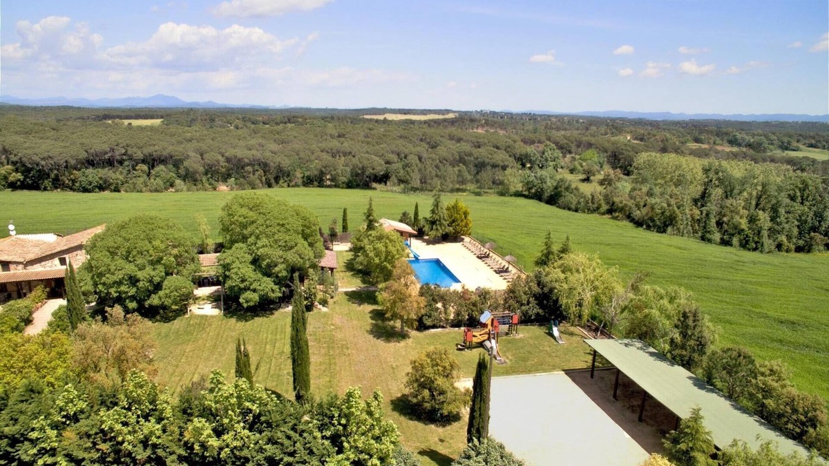 Riudarenes Villa | Villa for 23 people. BBQ, large pool, near Barcelona
