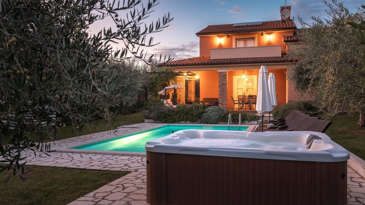 Kastelir Villa | Villa for 8 people, pool, jacuzzi, panoramic sea view, large garden