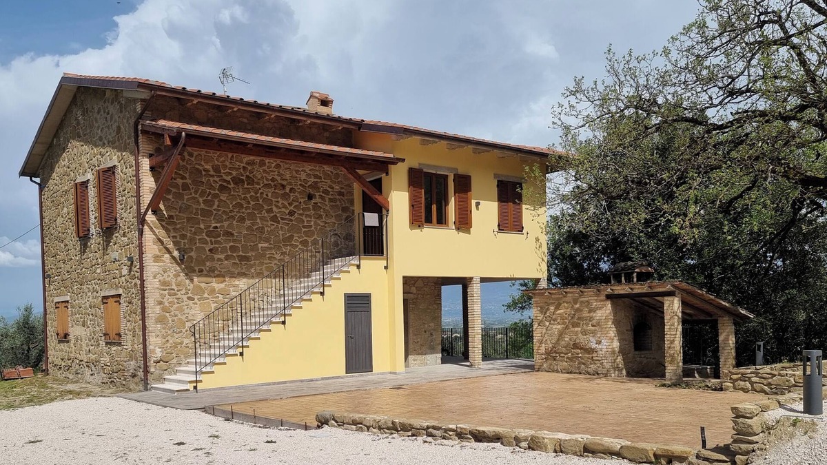 Torgiano Villa | Villa for family/friends, few minutes from the most beautiful medieval villages