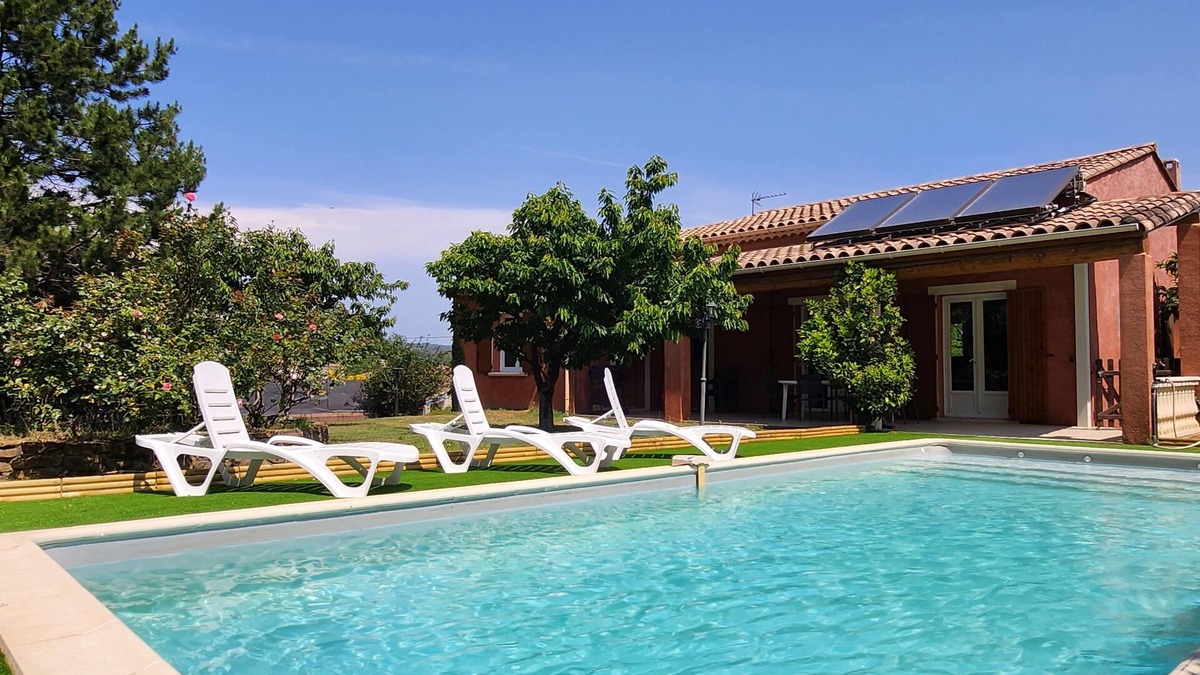 Saint-Julien-de-Peyrolas House | Villa 3 Chambres Avec Jardin et Piscine Privative