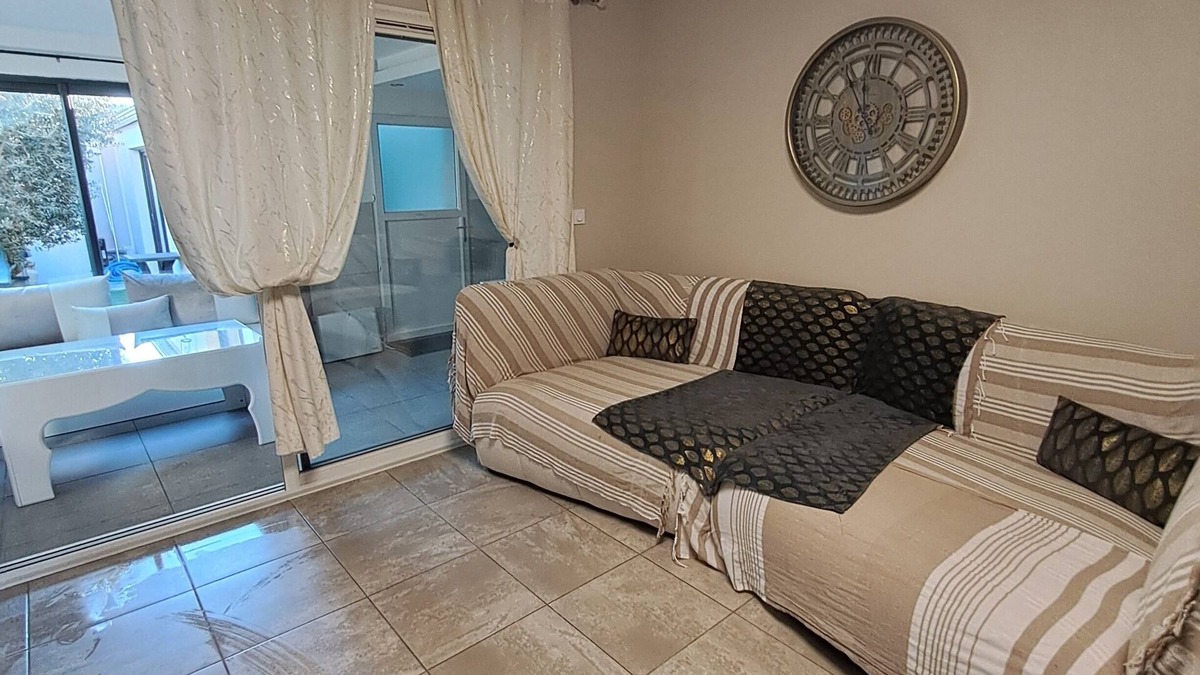 Saint-Paul-Trois-Chateaux House | Villa Saphir, heated indoor pool with Jacuzzi
