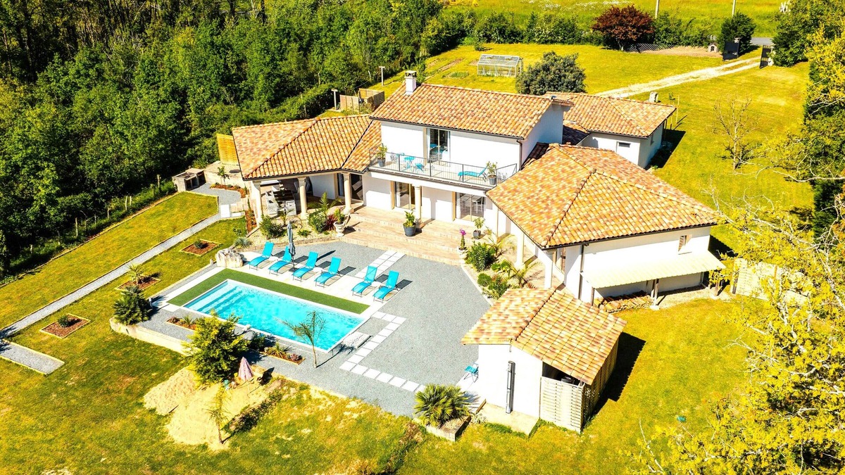 Festalemps Villa | Villa Peristylum PISCINE & SPA