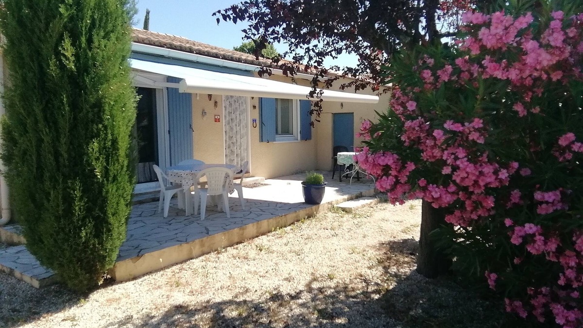 Saint-Quentin-la-Poterie Villa | Villa 5 km from Uzès. Approx. 120 m2.