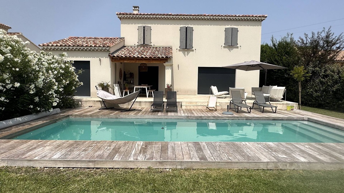 Sainte-Cecile-les-Vignes Villa | 🏡☀️ Villa in Provence Swimming pool sleeps 10