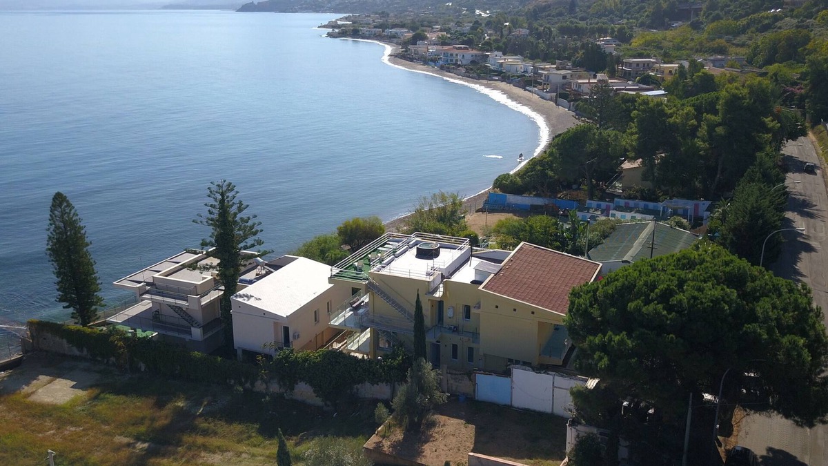 Casteldaccia Villa | Villa Francesca Sicily Villa on the sea with lots of space.