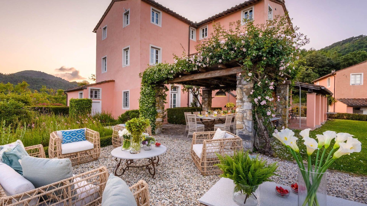 Vicopelago Villa | Villa Francigena Luxury 10 bedroom Farmhouse Villa