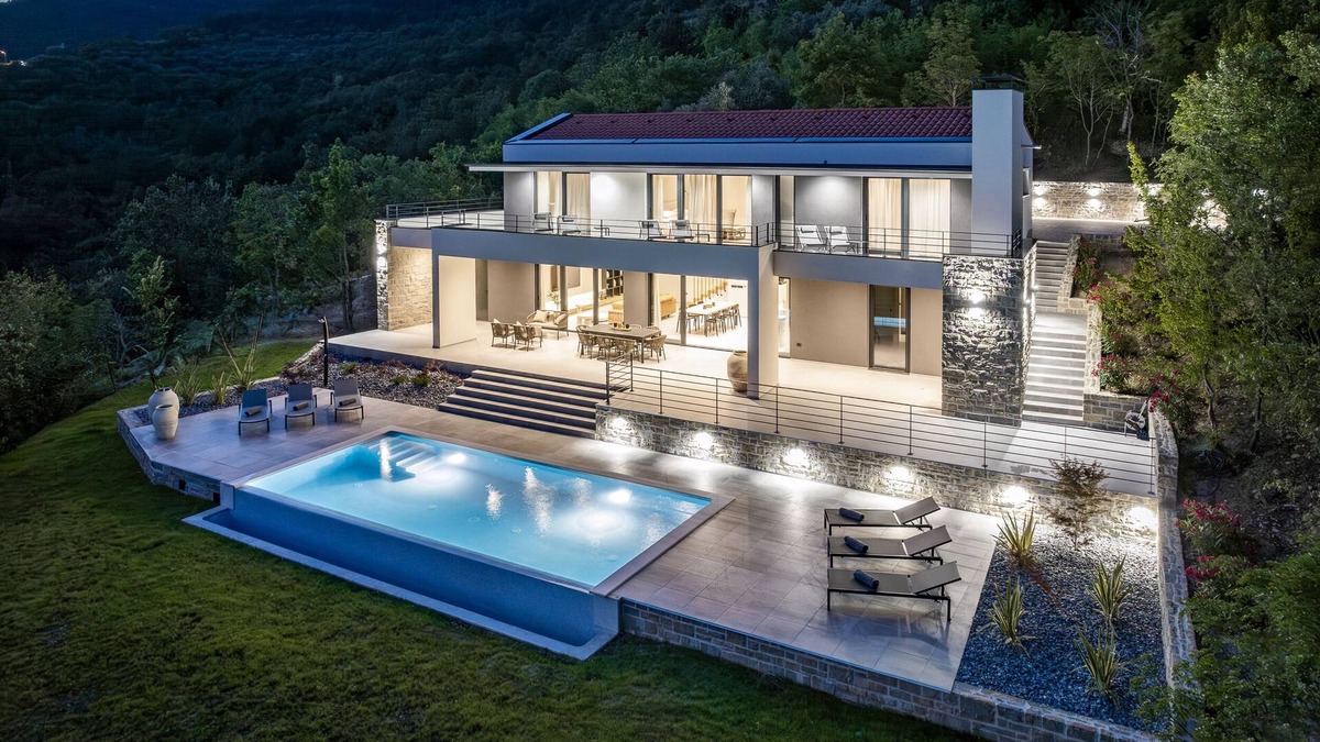 Golubici Villa | Villa Frantoglio With a Mesmerizing View Over Motovuns Forest