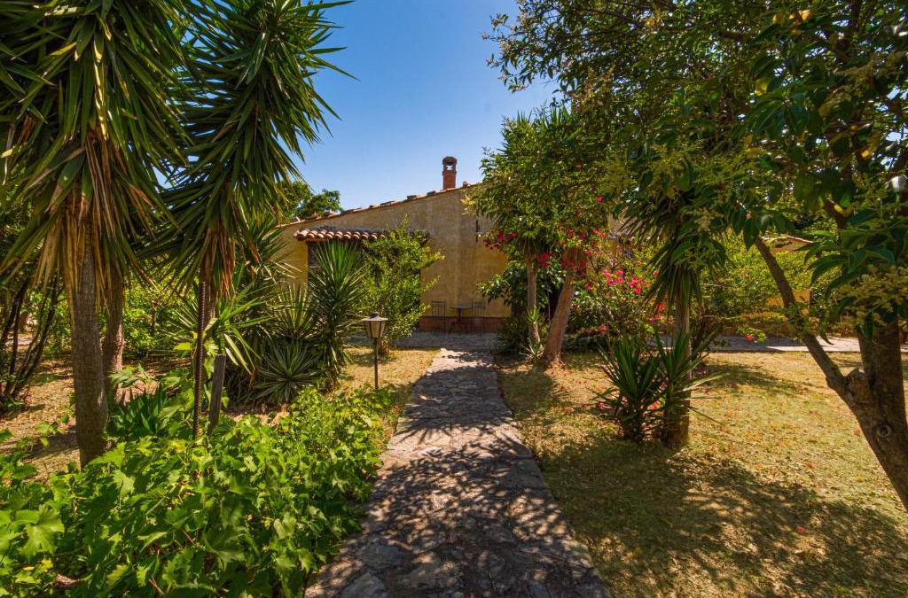 Caronia Villa | Villa Fratantoni Piana - Villa privata con accesso diretto alla spiaggia