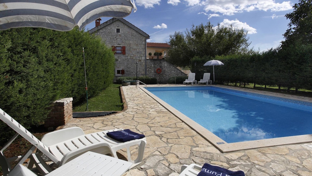 Municipality of Sveti Lovrec Villa | Villa Fuma is located in the village Stranici kod Lovreca, Vrsar area.