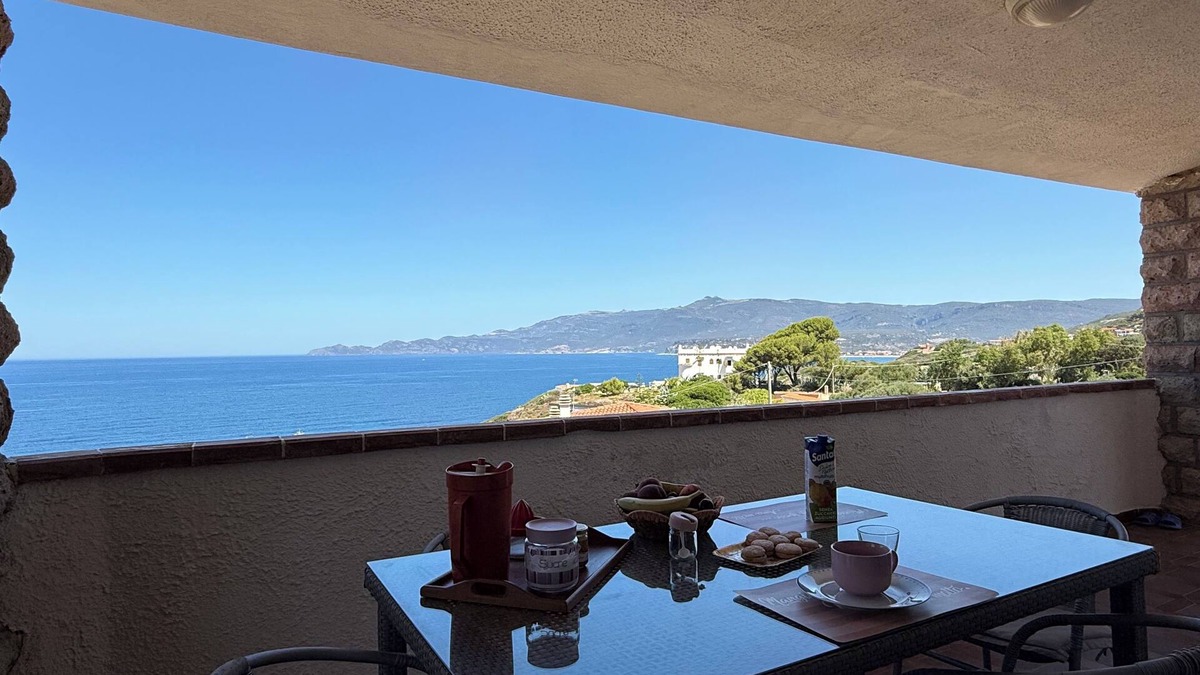 Magomadas Apartment | Villa Gabriella "Sea View" (Upper Floor Apartment)