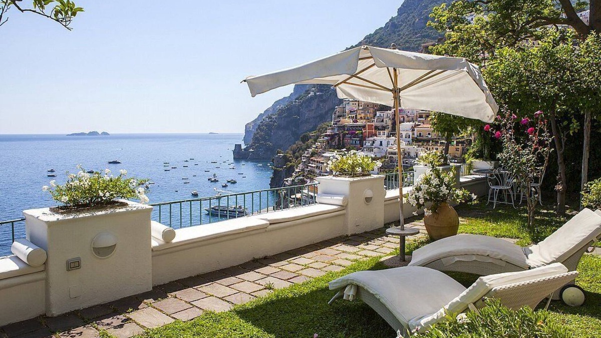 Positano Villa | Villa Galene: An elegant and welcoming two-story villa located in the center of Positano, with Free WI-FI.
