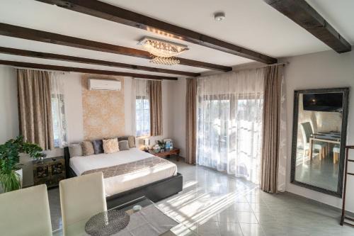 Zalaegerszeg Apartment | Villa Garden