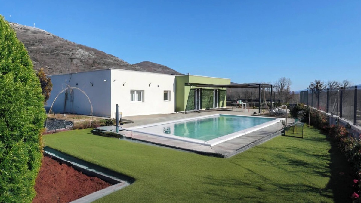 Central Dalmatia Villa | Villa Gariful - Sleeps 10 - Pool - HotTub - PetsOK