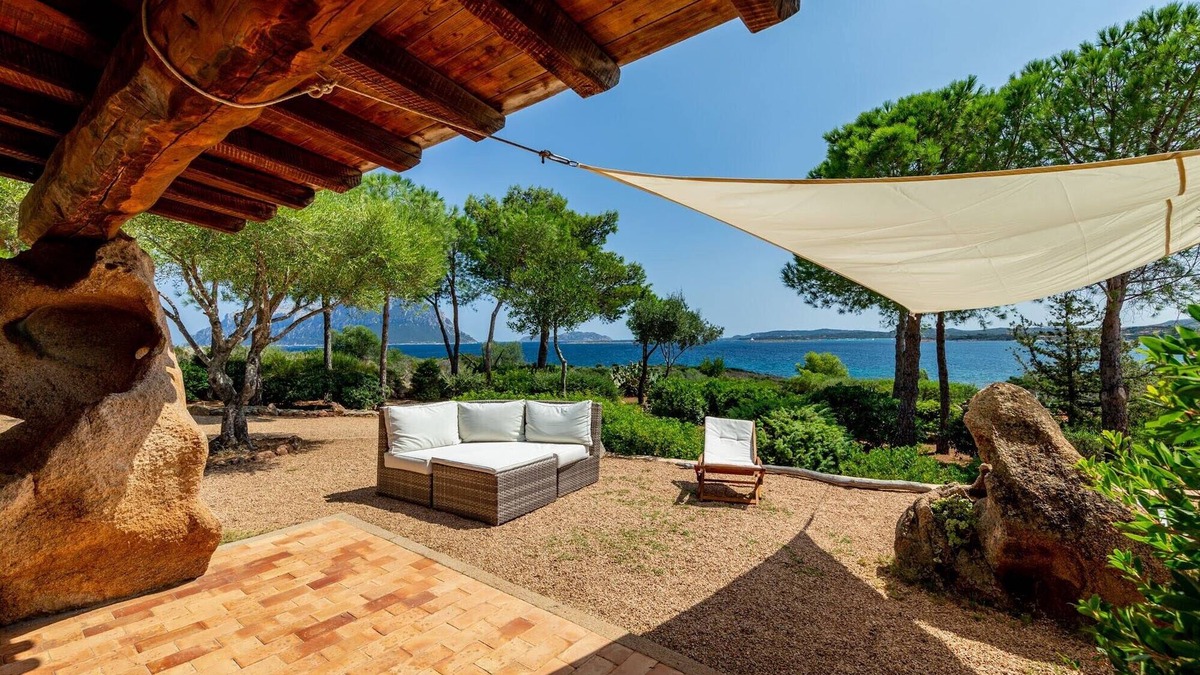 Porto Istana Villa | Villa Gaviel, private descent to lonely beach, scenic P. Istana, wifi