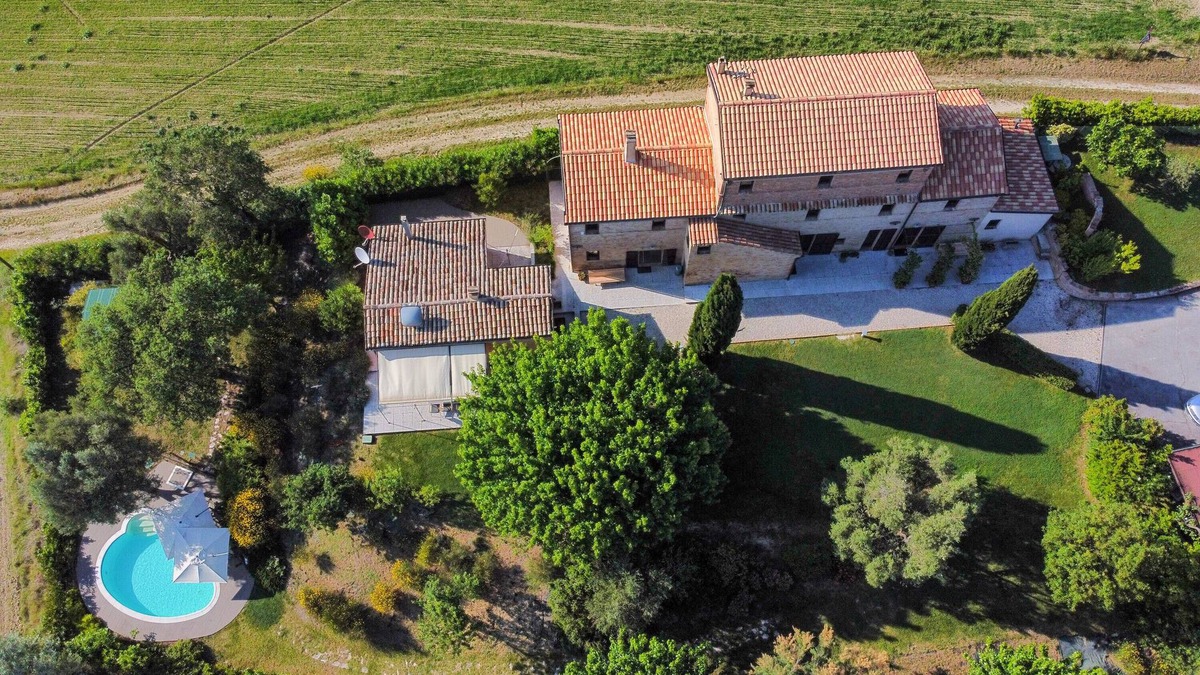 Bettolelle Villa | Villa 'Gelso' with Private Pool, Wi-Fi and Air Conditioning
