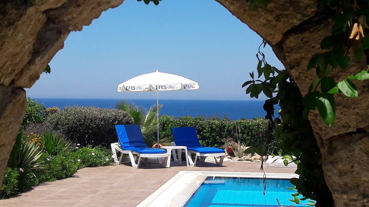 Karsiyaka Villa | Villa Georgina Location Location Location Location Right on the sea