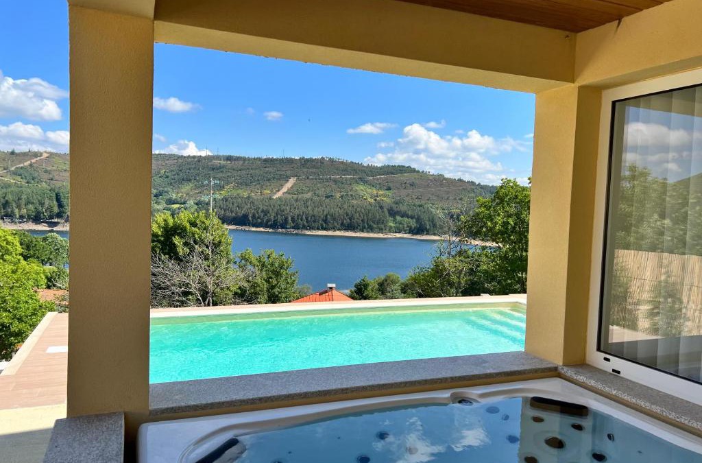 Cabril Villa | Villa Gerês Emblematico - Piscina & Jacuzzi