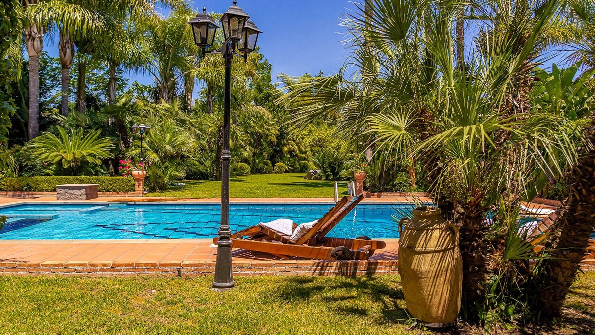 Aci Sant'Antonio Villa | Villa Gialla - Home and Pool