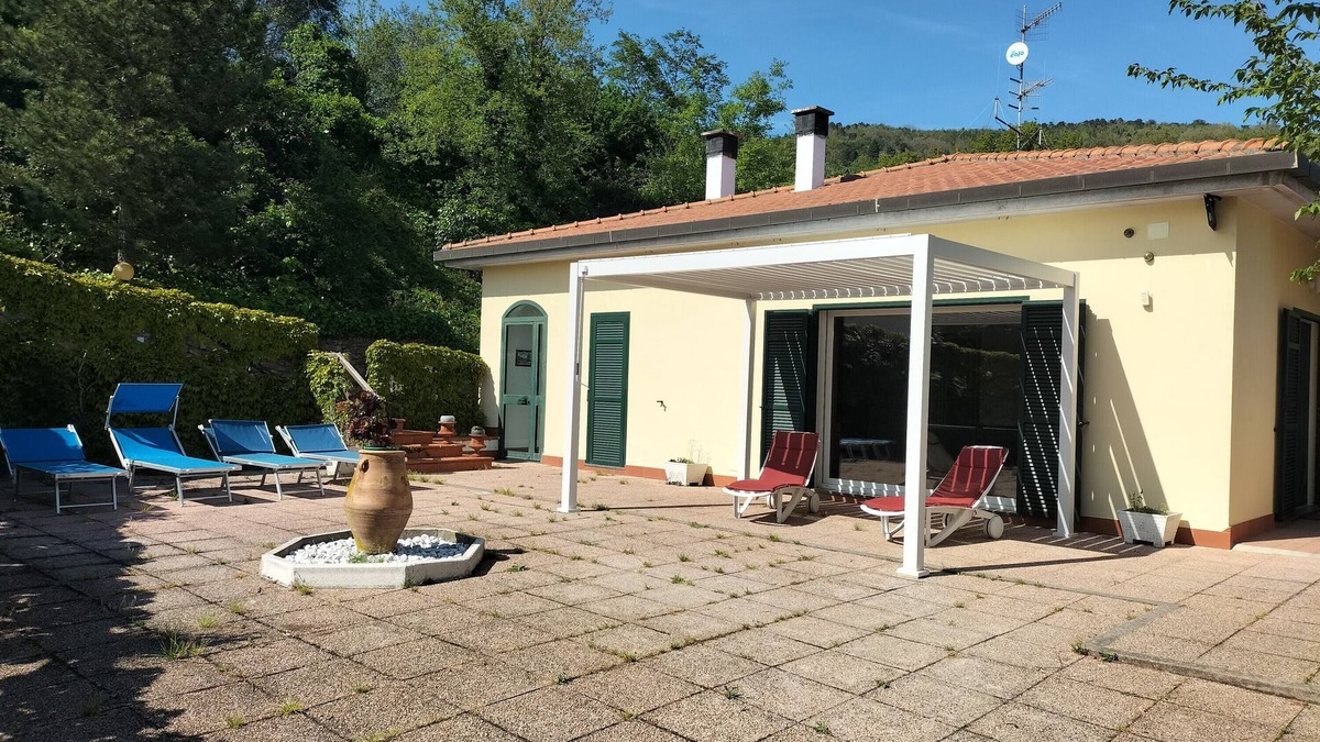 Bardino Nuovo Villa | Villa 'Gloria Guest House' with Sea View, Wi-Fi and Air Conditioning