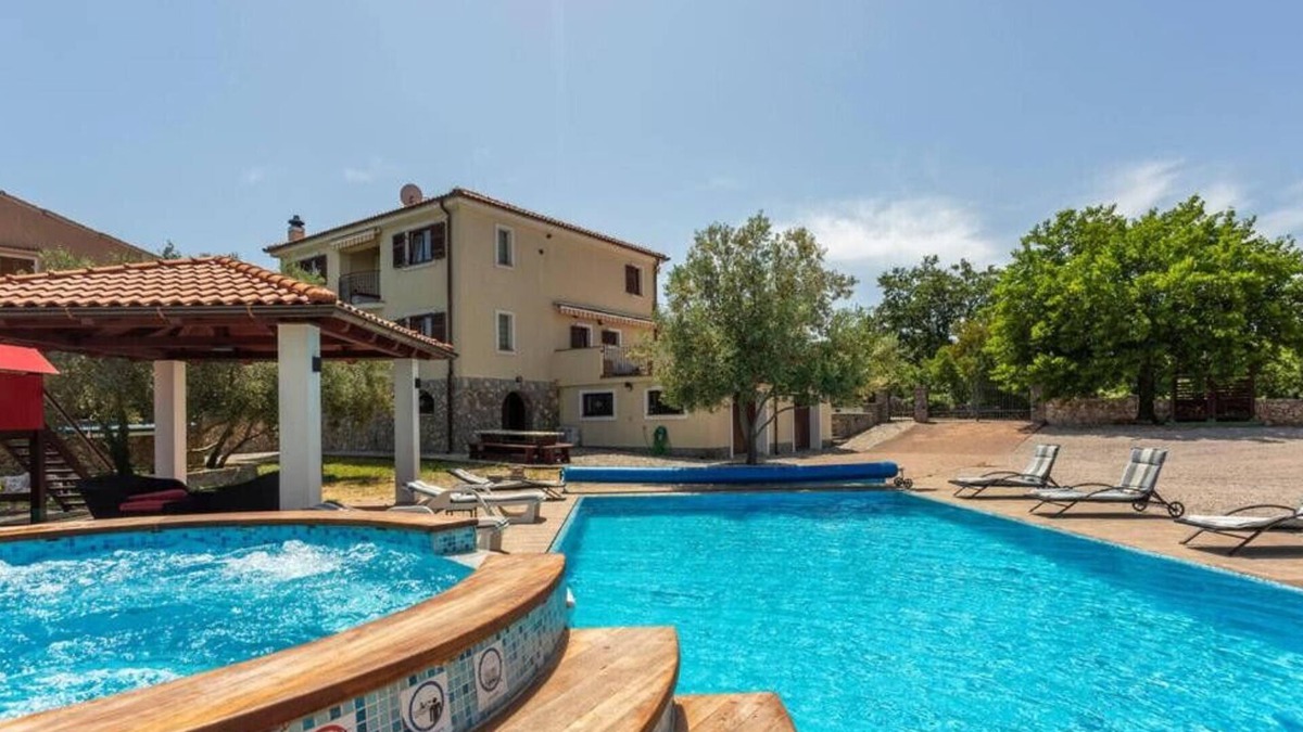 Sveti Vid Dobrinjski Villa | Villa Grande by Villas Guide