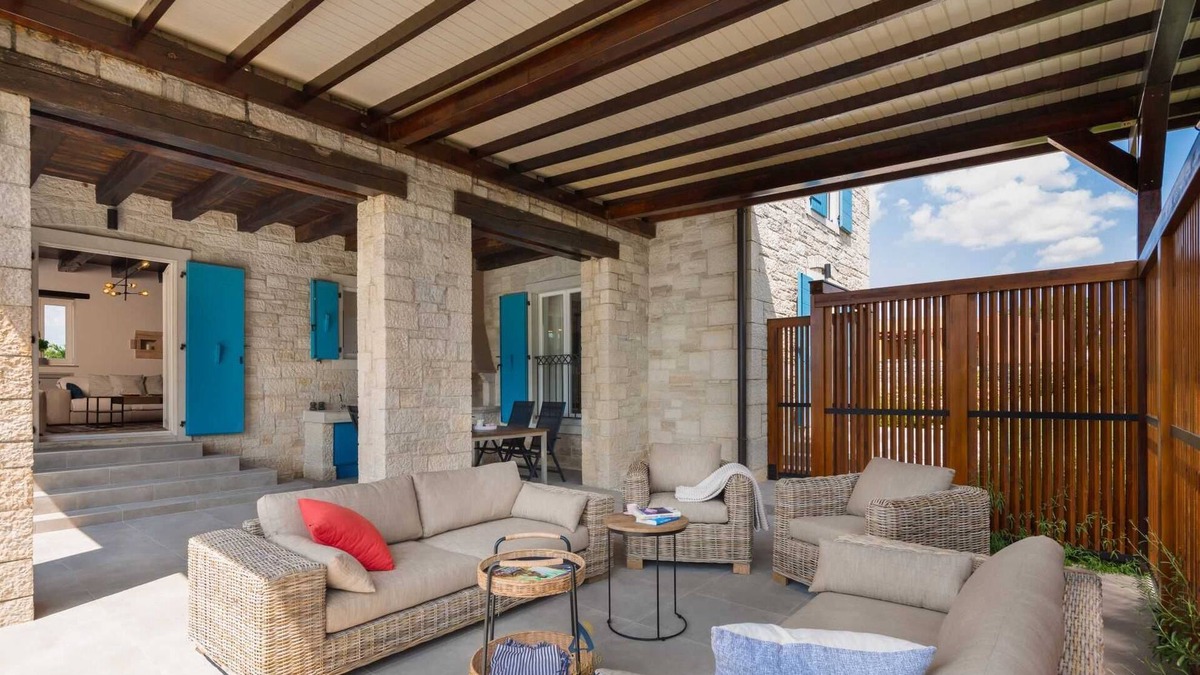Mofardini Villa | Villa Grado II-Newly renovated 3BD villa for up to 8 with extra large heated pool