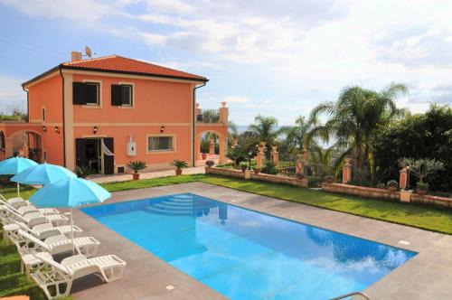 Savoca Villa | Villa Gramati