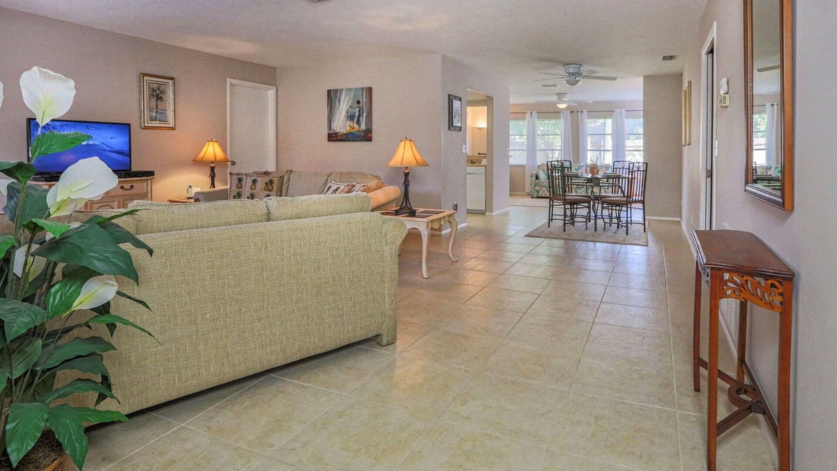 Venice Gardens House | Villa Grande - Spacious Tropical Home - Triple Lot Fenced Yard!