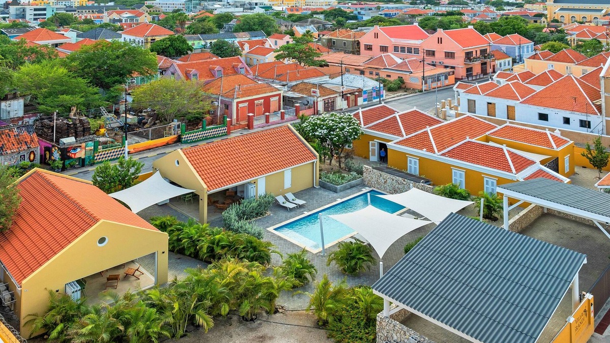 Koralengebied Resort | Villa Grandi – Exclusive 3-Villa Resort with Pool, Ideal for Group Stays