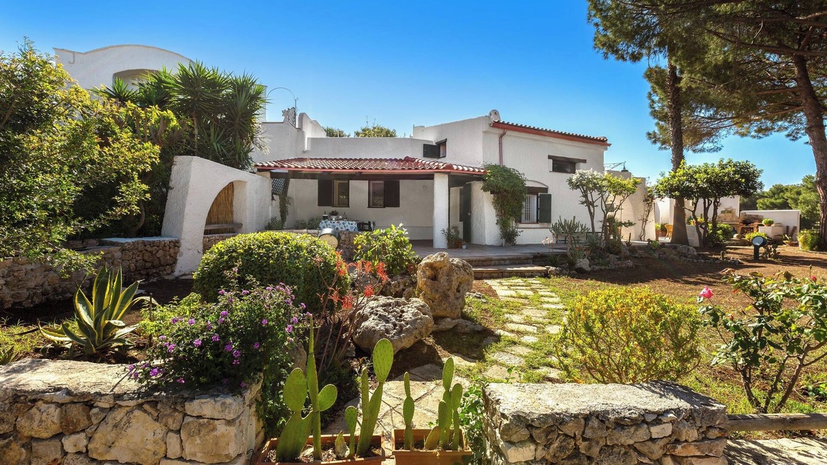 Taranto House | Villa Greco by BarbarHouse