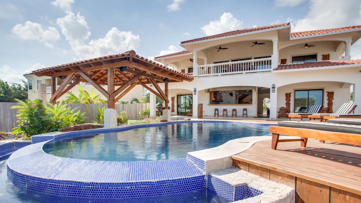 Placencia House | Villa Groovy Gecko, Awesome 5 bedroom ocean beach front villa with private chef