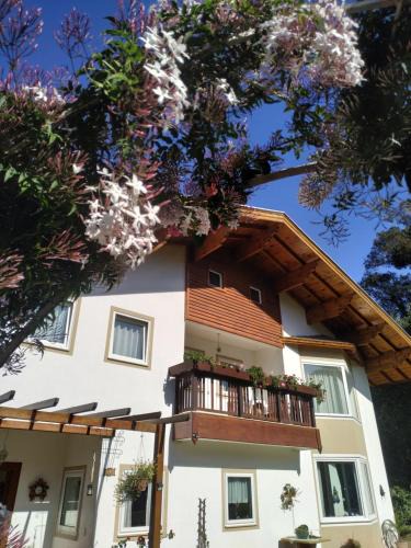 Treze Tilias Apartment | Villa Gruntal Hospedaria