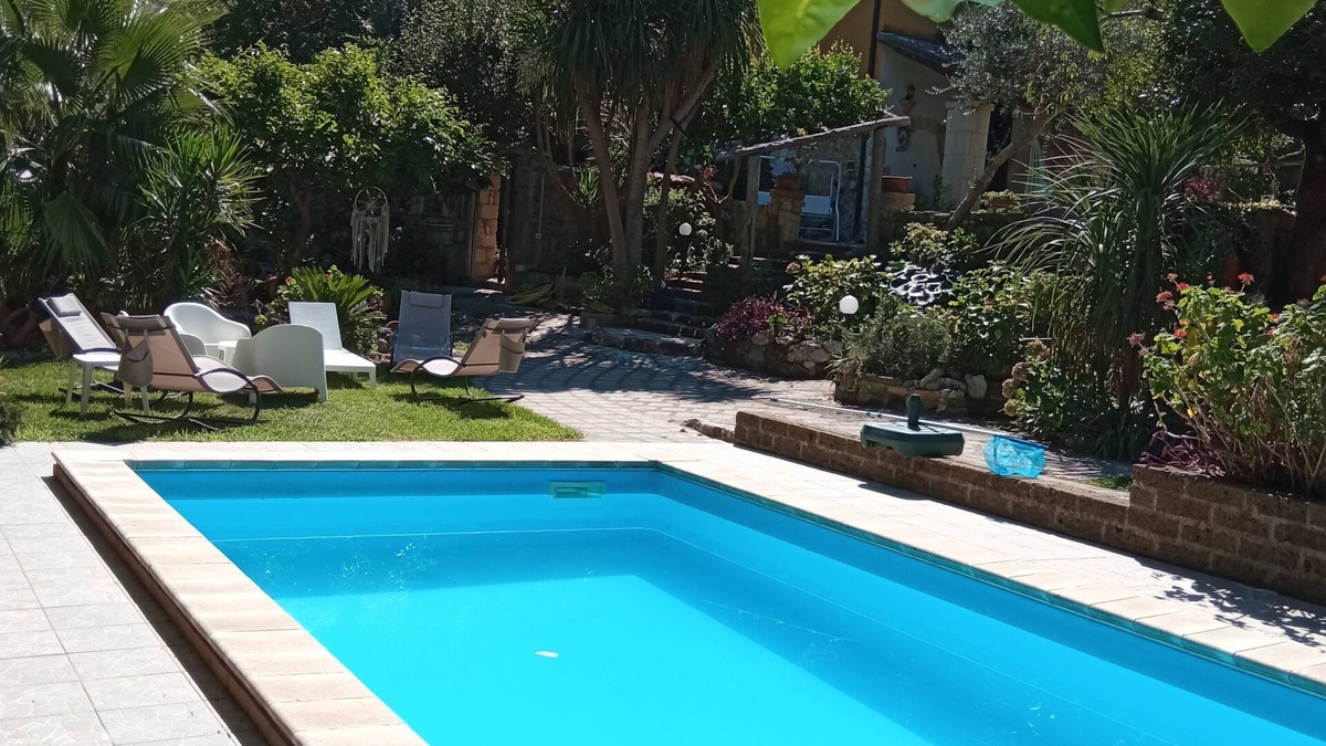 San Felice a Cancello Apartment | Villa ; Guest accommodation in independent wing