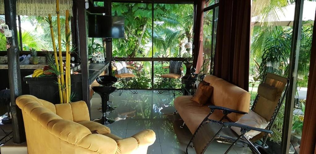 San Miguelito House | Villa Guarias