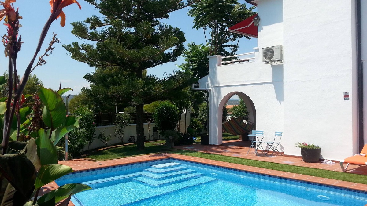 El Vendrell Villa | Villa Habana: Genuine Villa with a private pool and an outstanding garden