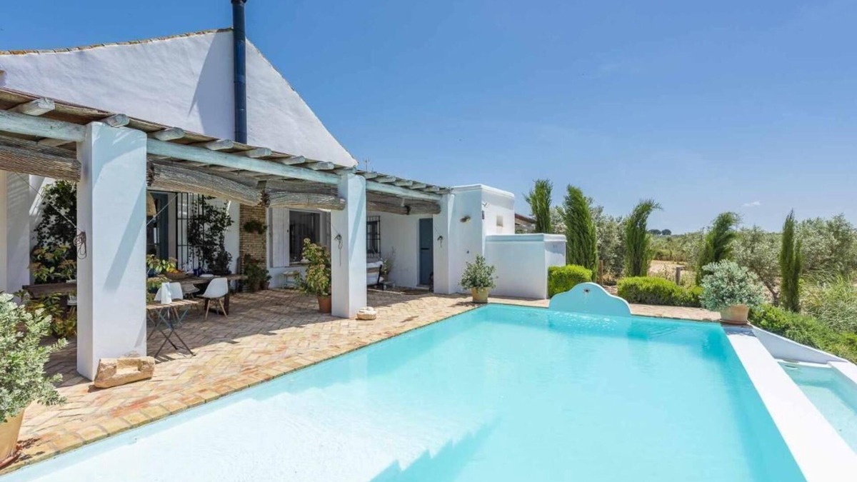 Marchena House | Villa "Hacienda San Antonio" with Private Pool, Private Garden & Wi-Fi