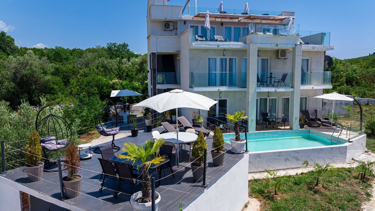 Zagora Villa | Villa Hacienda w/Pool and View Over the Horizon