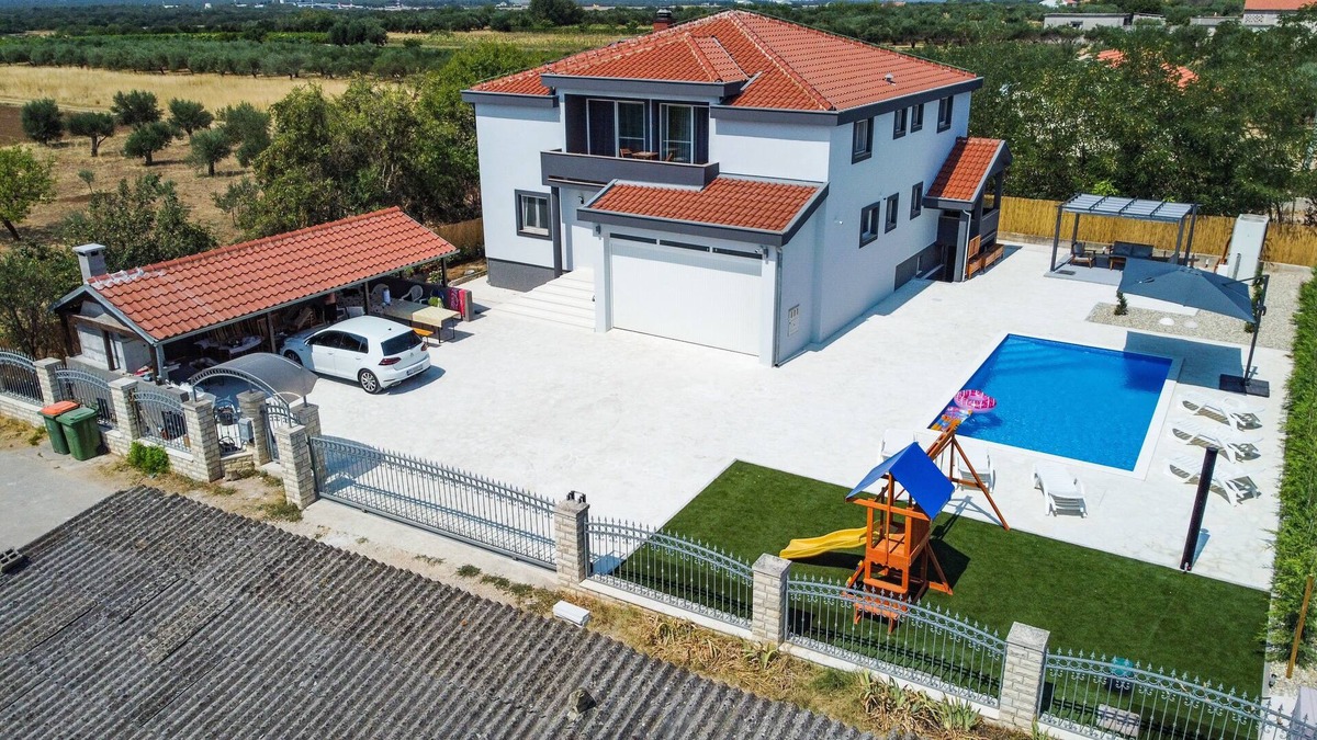Zemunik Donji Villa | Villa Heaven, 12 PAX, private heated pool, pet friendly, children's playground