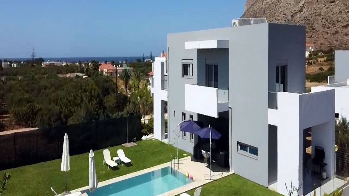 Stavros Villa | Villa Helios 4 bedroom - private pool - close to the beach