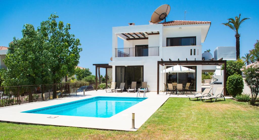 Agios Theodoros Villa | Villa Hera