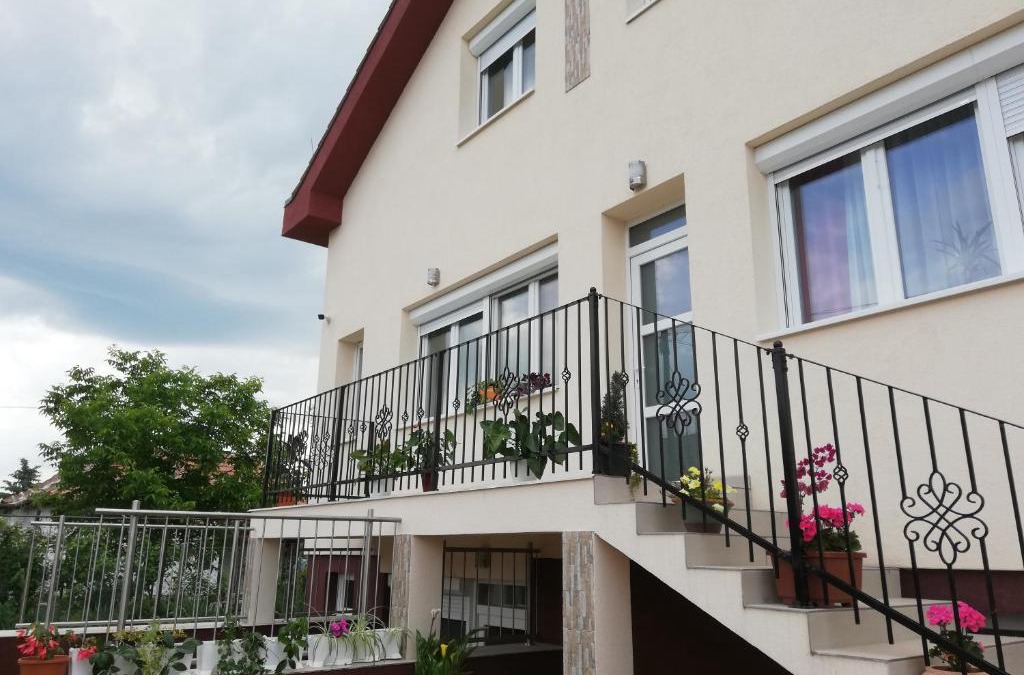Gardony Bed & Breakfast | Villa Heuréka