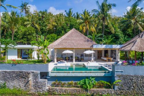 Tumbu Village Villa | Villa Hidden Pearl, with private cook and pool