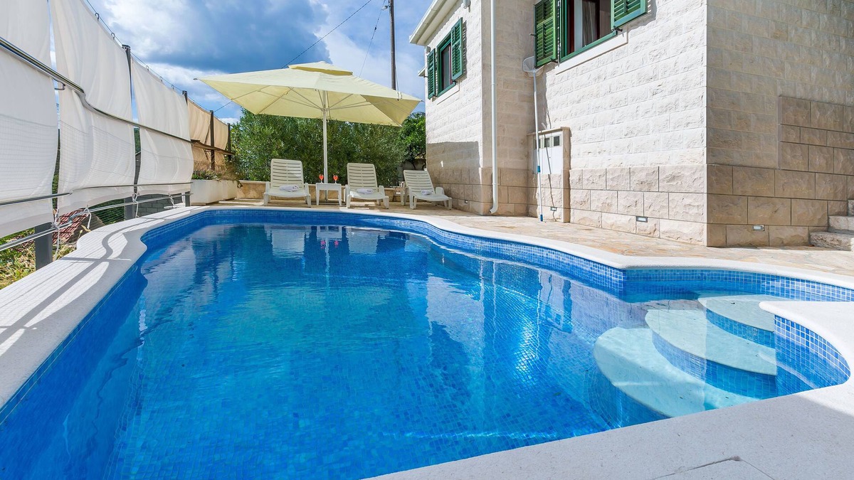 Zvecanje House | Villa Holiday home Zvečanje (V6211-K1) - Zvečanje