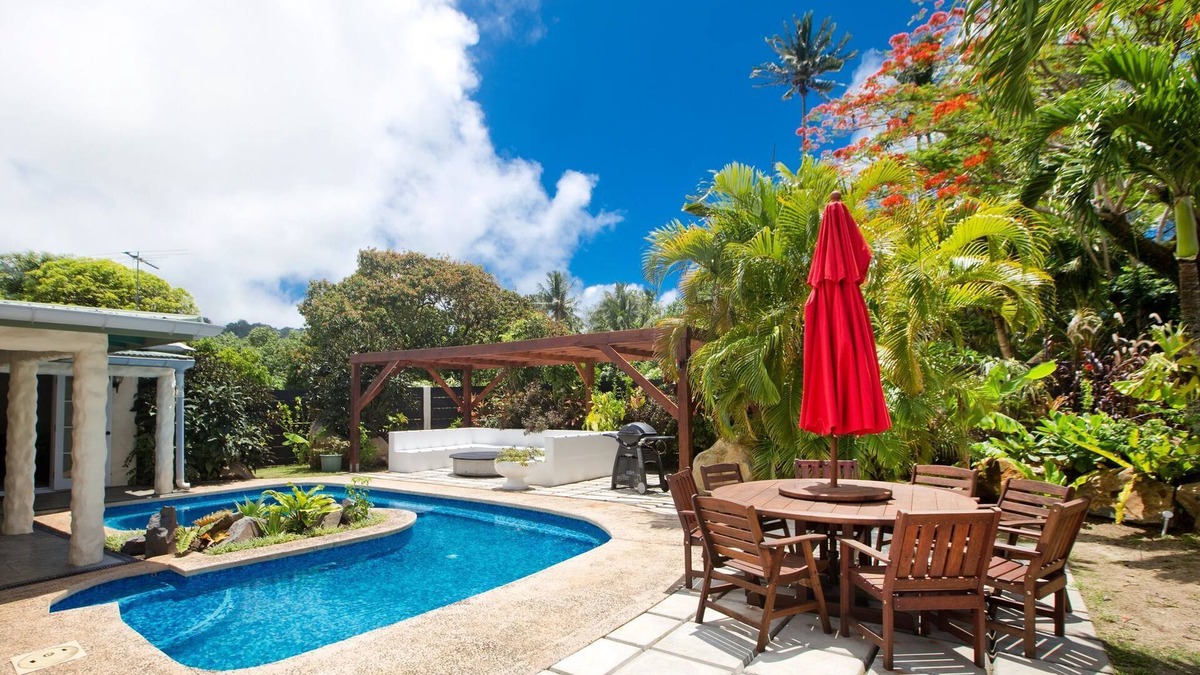 Tapere of Titikaveka House | Villa Honohitu w/pool, bbq outdoor space, and mini bar