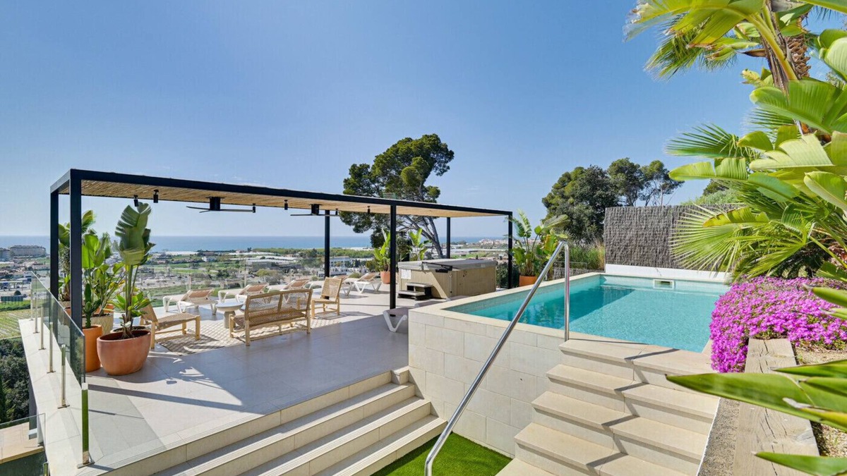 Santa Susanna Villa | Villa Horizon