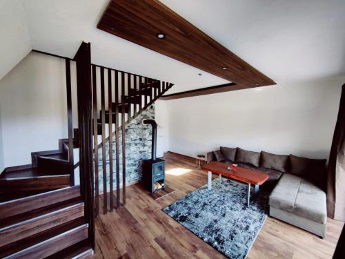 Pejë Ski Chalet | Villa Horizon - Stunning Mountain Views, Kuqishte
