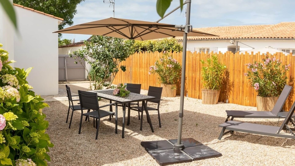 Saint-Martin-de-Re Villa | Villa Hortense 200 m from the beach, very close to shops and town center