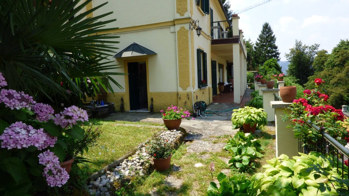 Blevio House | VILLA HORTENSIA COMO WITH GARDEN PRIVATE 2 BEDROOMS LAKE VIEW ,WI -FI